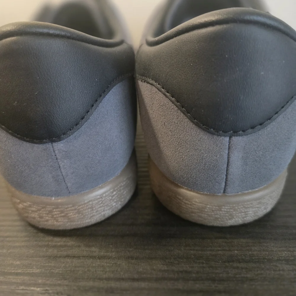 ADIDAS Stadt Gray Suede with Black Stripes MENS 10 New